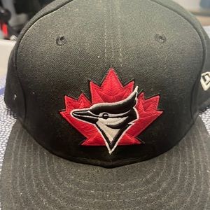 Mint condition black and red blue jays fitted| size 7 1/2